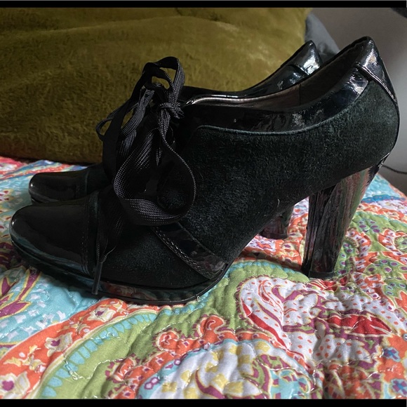 Dana Buchman shoes (size 6) - Picture 2 of 6